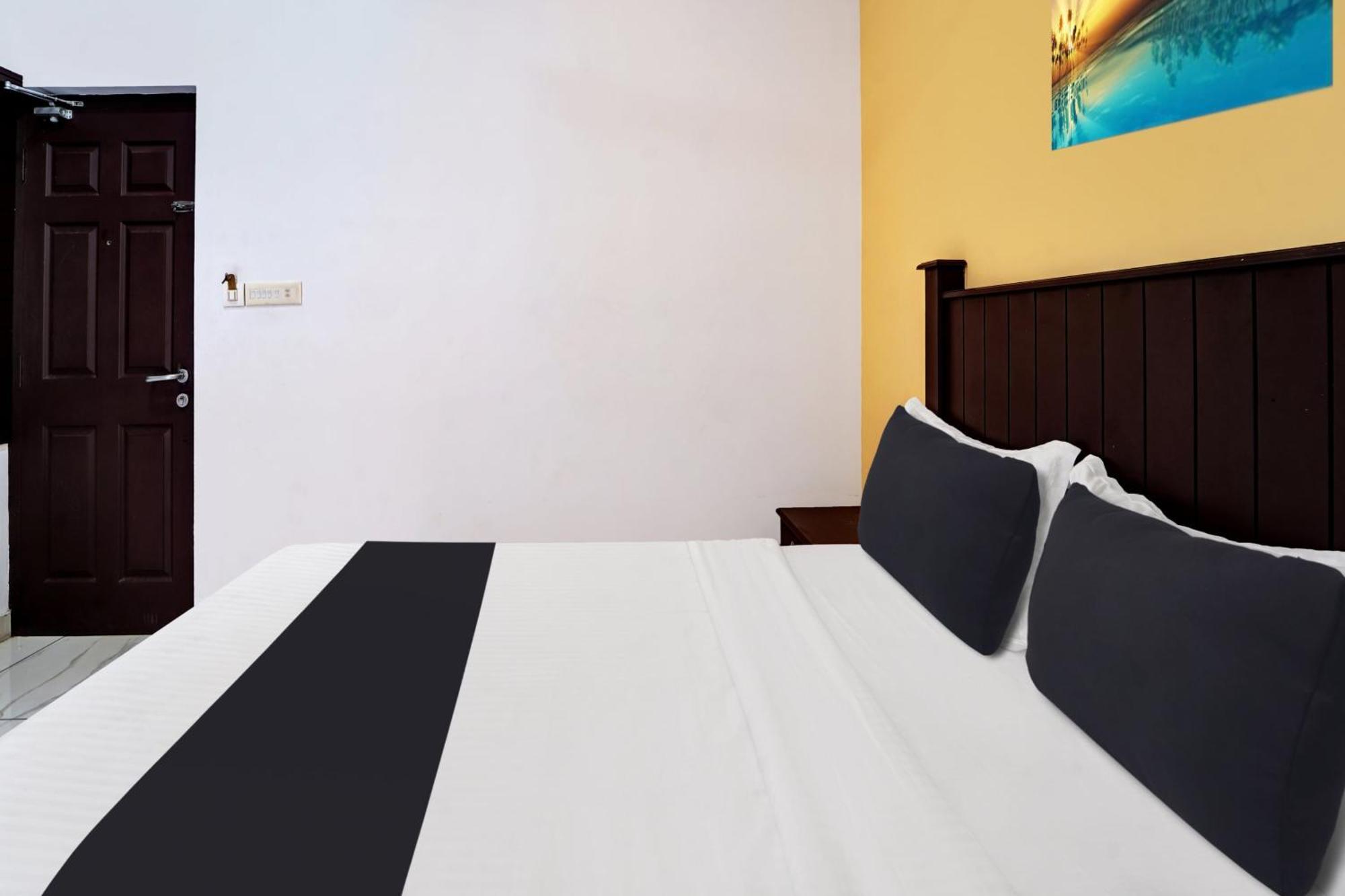 Super Collection O Calvathy Road Near Fort Kochi Exterior foto