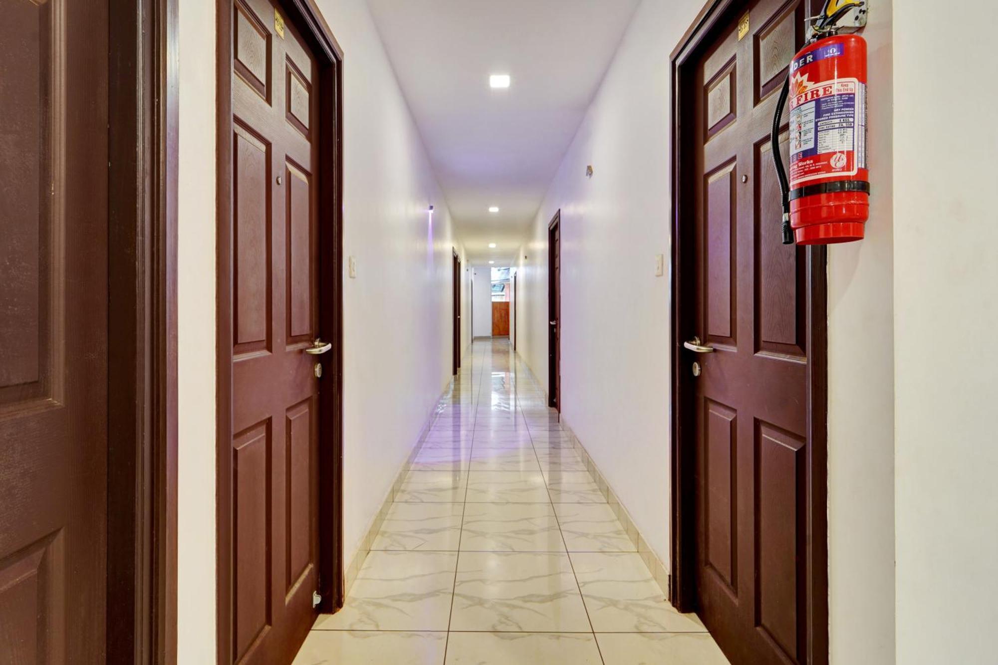 Super Collection O Calvathy Road Near Fort Kochi Exterior foto